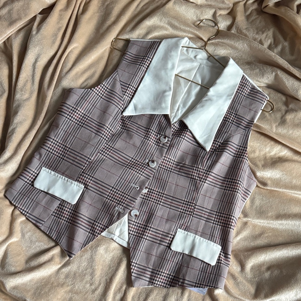 Plaid Sleeveless Women's Top